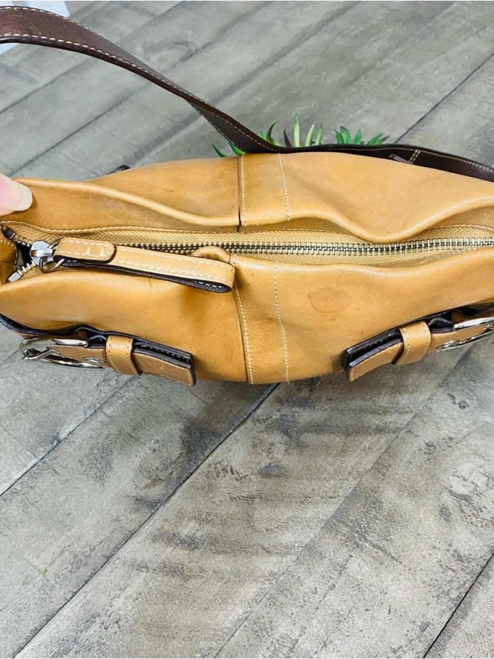 Coach Soho Slim Duffle 1453 Shoulder Bag Tan Leather Brown Crossbody Bag Purse - Picture 4 of 12